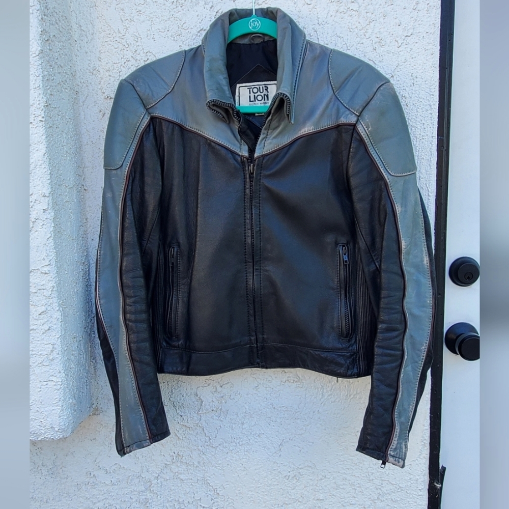 vintage TOUR LION motorcycle jacket 🖤 riding jacket women's size M/L 40 leather